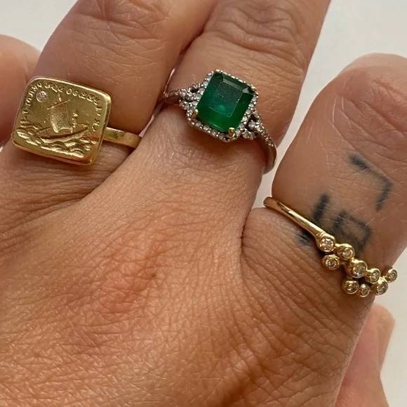 Stunning Emerald, Diamond, 14K Golf Ring - Picture 3 of 3